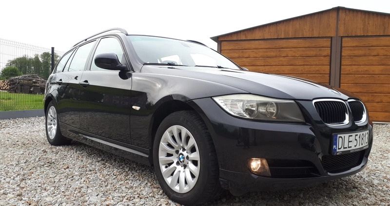 BMW Seria 3 cena 25500 przebieg: 268000, rok produkcji 2009 z Chojnów małe 326